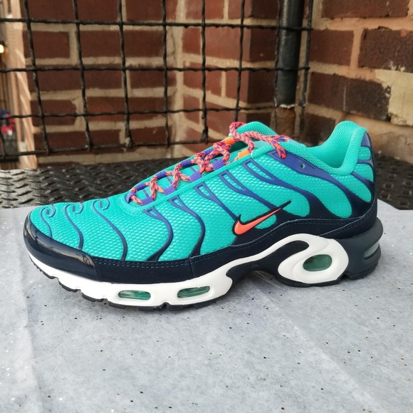 SOLD - Nike Air Max Plus - Picture 2 of 6